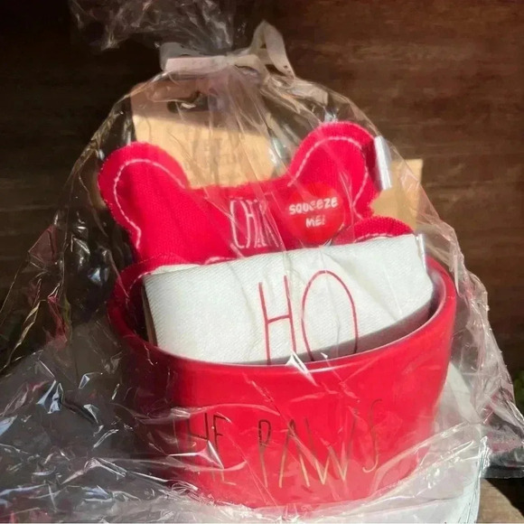 NEW 4 Pc SET - DECK THE PAWS - RED 6" Pet Bowl, Bandana, & 2 squeaky Bone Toys - Picture 4 of 14